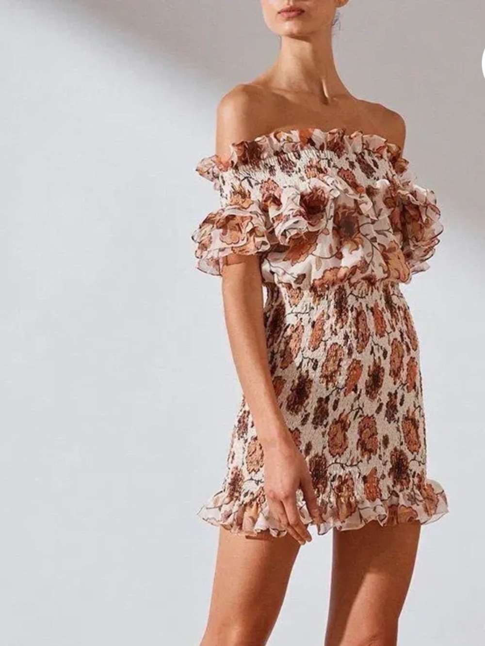 Shona Joy $300 Baez off shoulder dress size 4